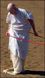 Tom White, Professor, CCA, drawing course